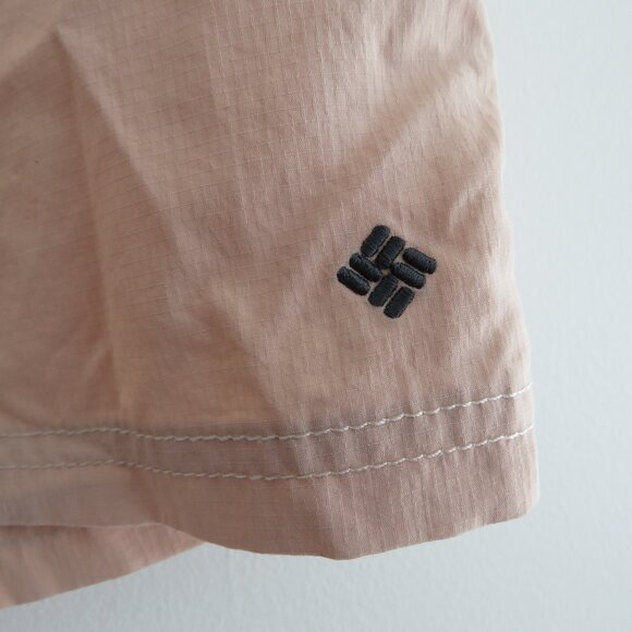 COLUMBIA Coral Point III Omni Shade Shorts in Fossil Tan Outdoor Gorpcore 14 NWT - Picture 4 of 15